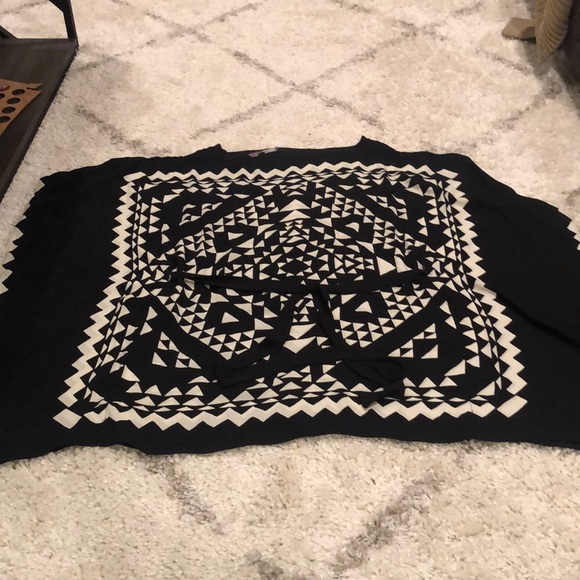 BCBGMaxAzria Dresses & Skirts - BCBG black and white kaftan dress